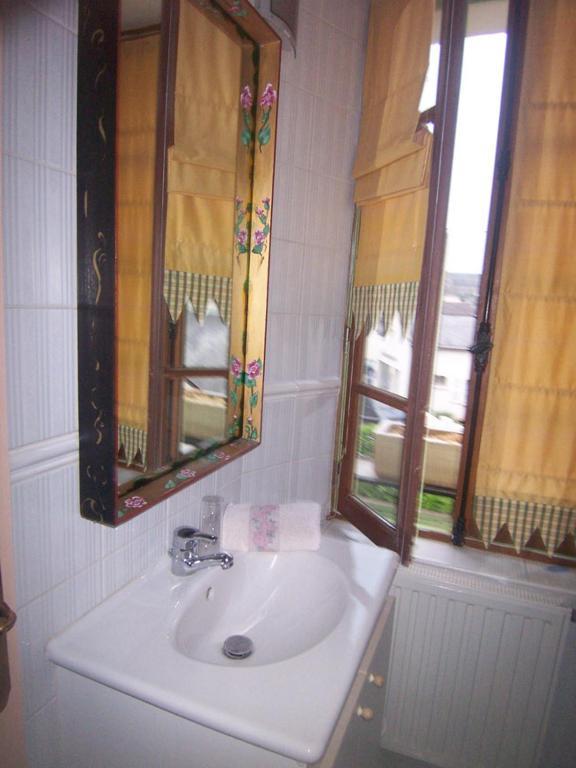 Montsûrs Logis Deritel B&B 객실 사진